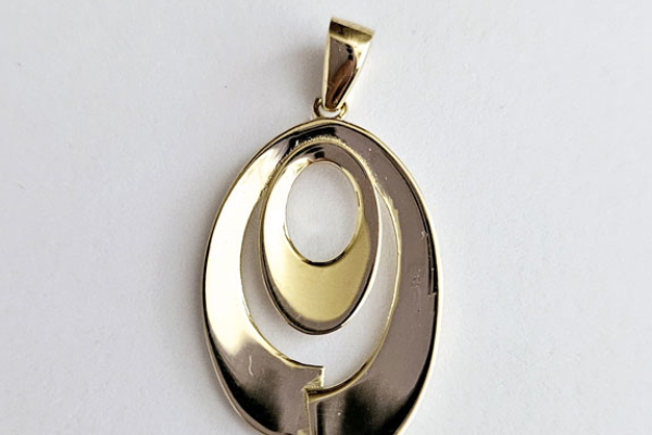 colgante-oro-new-2025-103806AF4B-2326-78B7-B118-D593D5381A5A.jpg