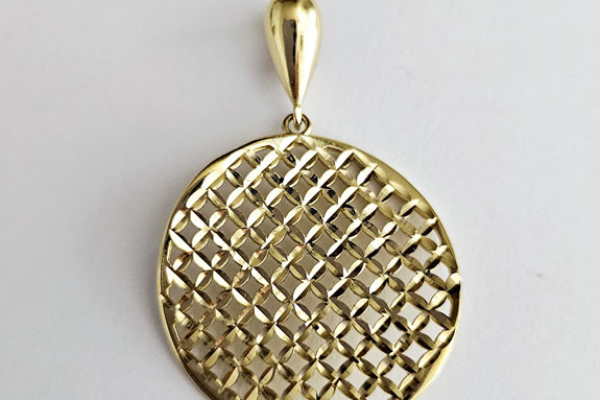 colgante-oro-new-2025-1323986844-01BD-997C-85EB-735A39E6AD6A.jpg